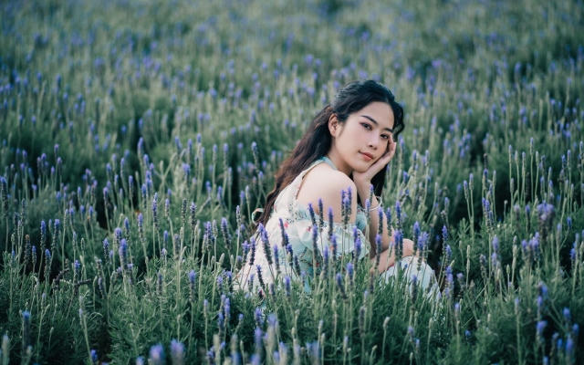 Nam Em sáng tác nhạc, tự làm đạo diễn MV mới