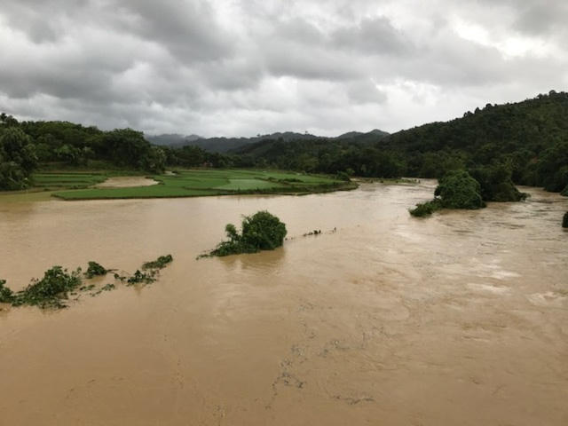 Nhiều địa phương đã bị cô lập sau bão