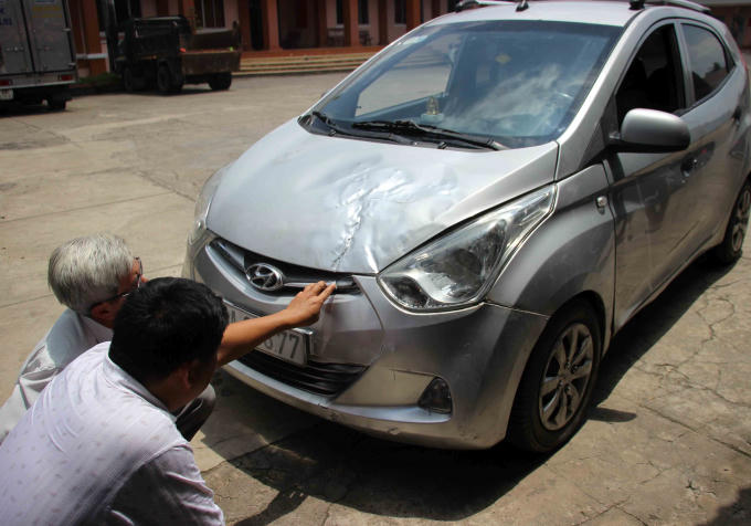 Chiếc xe gây tai nạn tại cơ quan công an.