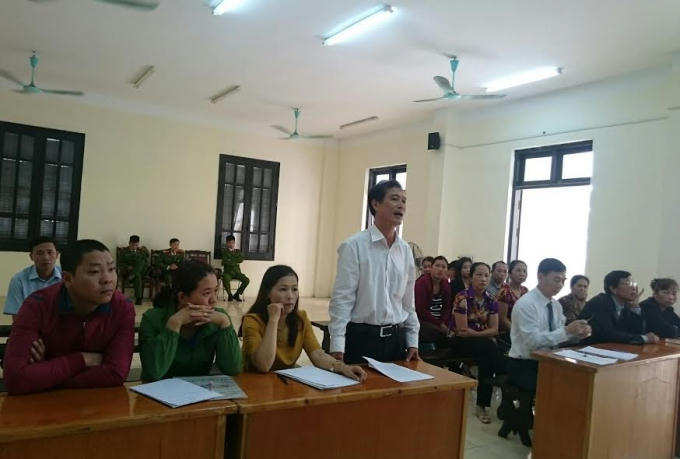 Bị đơn - ông Phạm Văn Thọ (đứng) tại phiên tòa phúc thẩm ngày 20/3.