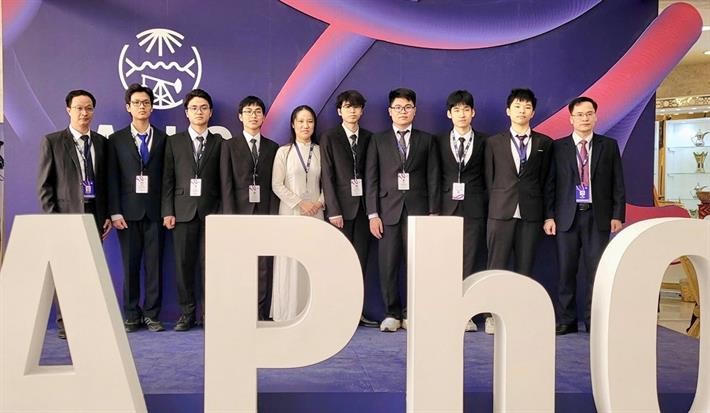 Đội tuyển quốc gia Việt Nam dự thi Olympic Vật lý Châu Á (APhO) năm 2025 - Ảnh Bộ GD&ĐT
