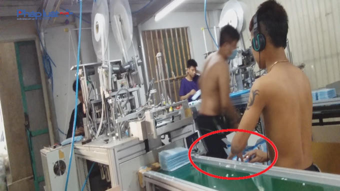 Mục sở thị cơ sở sản xuất khẩu trang y tế kém chất lượng