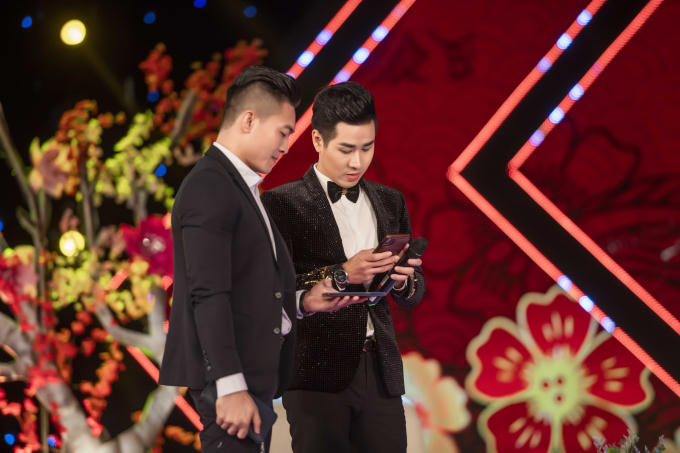 Nguyên Khang gợi ý các bạn hãy kết hợp nghệ thuật xiếc với những địa danh đẹp của Việt Nam như Vịnh Hạ Long, Ninh Bình, Đà Nẵng, Hà Nội hay Hội An để giới thiệu cảnh đẹp của Việt Nam với thế giới. Thật bất ngờ khi cả hai tiết lộ cũng đang ấp ủ dự định đó và sẽ thực hiện năm 2019 khi đang ở giai đoạn đỉnh cao của sự nghiệp. Bên cạnh đó, cả hai lần đầu bật mí sẽ xin xác lập kỷ lục Guiness tại Việt Nam, cùng lúc đó sẽ thực hiện bộ phim tài liệu về cuộc đời mình. Nguyên Khang hào hứng cho biết, anh rất hâm mộ hai anh em và sẽ ủng hộ bằng cách dẫn họp báo ra mắt và kêu gọi fan mình đến xem phim.