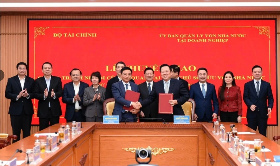 Bộ Tài chính tiếp nhận các đơn vị, tập đoàn.