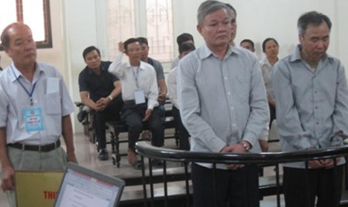 Các bị cáo trướca vành móng ngựa