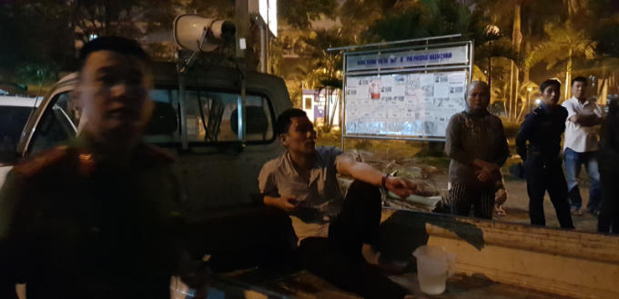 Tài xế xe bán tải Vũ Hoàng Dương sau khi bị người dân chặn lại.