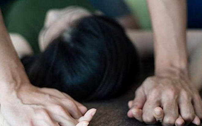 Hai đối tượng Phạm Như Hiển và Phạm Đức Việt bị lực lượng chức năng Công an TP Thái Bình bắt giữ để điều tra làm rõ vụ việc (ảnh minh họa).