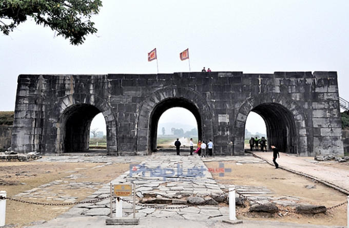Nhiều di chỉ khảo cổ mới được phát hiện tại Thành nhà Hồ mang nhiều giá trị khoa học rất quan trọng. (Ảnh: A.Thắng)