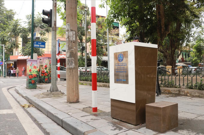 Từ tháng 1.2019, những trụ nước sạch uống liền miễn phí đã được bố trí lắp đặt tại một số tuyến phố trung tâm Hà Nội như, Đồng Xuân, Tràng Thi, Quang Trung.