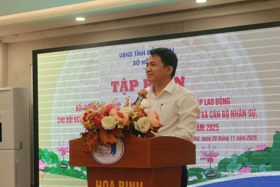 Phó Giám đốc Sở Nội vụ Mai Xuân Tuân phát biểu khai mạc chương trình.