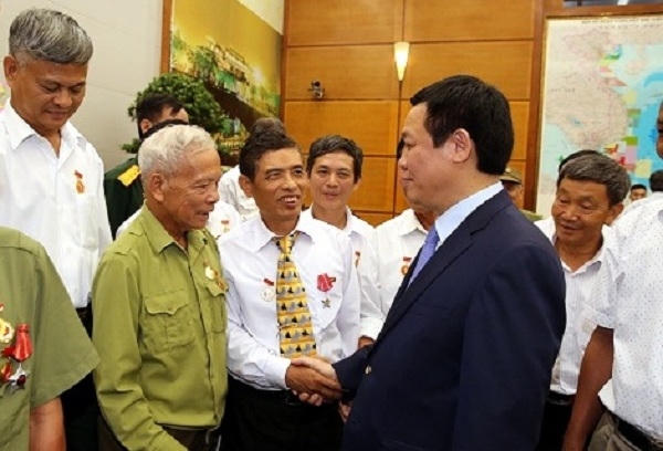 Đảng và Nhà nước luôn ghi nhớ công ơn của các anh hùng, liệt sĩ, người có công của cả nước nói chung và của tỉnh Nam Định nói riêng (Ảnh VGP).