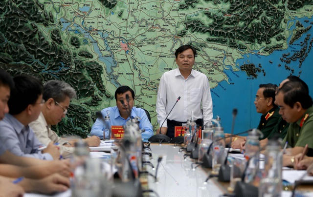 Thứ trưởng Bộ NN&amp;amp;PTNT Nguyễn Hoàng Hiệp phát biểu chỉ đạo cuộc họp.