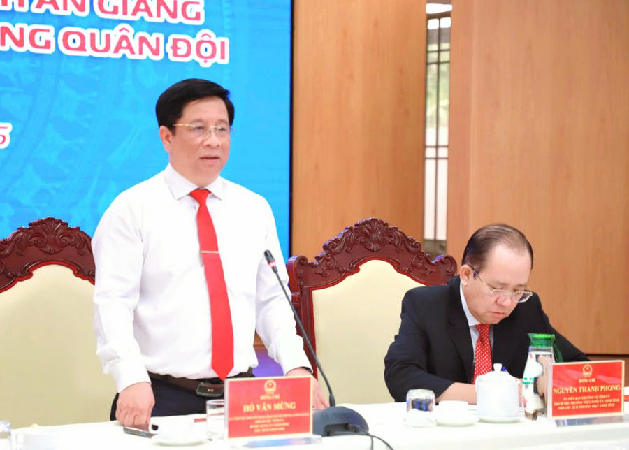 Chủ tịch UBND tỉnh An Giang Hồ Văn Mừng phát biểu tại buổi làm việc