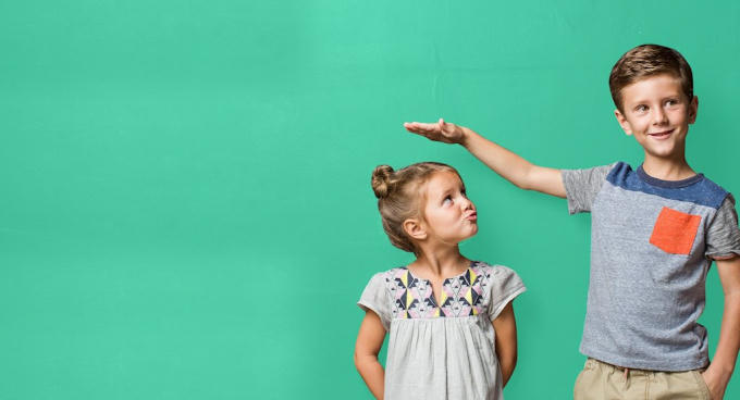 Trẻ vẫn có thể thấp lùn dù cha mẹ cao.