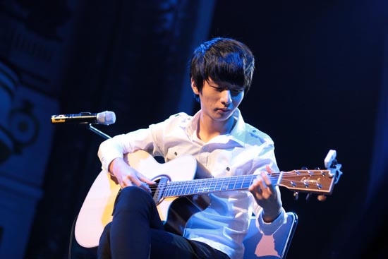 Sungha Jung.