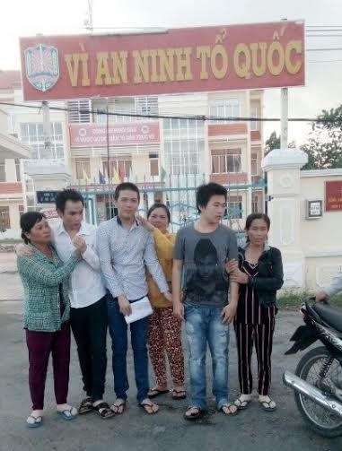 Ba thanh niên thoát tội "Cướp tài sản" sau hơn một năm kêu oan.