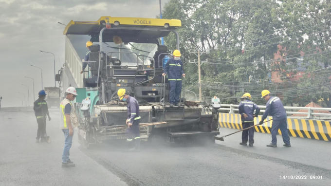 Cầu có kết cấu thép liên tục, mặt cầu bằng bê tông cốt thép - khẩu độ lớn nhất 40m bao gồm 5 nhịp với tổng chiều dài cầu 203,4m.