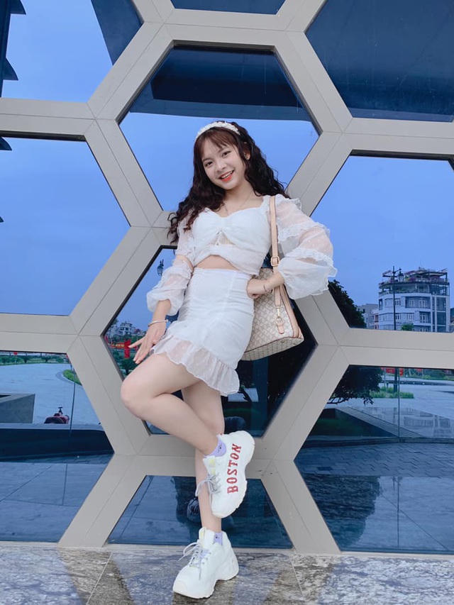 Những clip của Thảo đa số đều đơn giản và thể hiện sự ngây thơ của tuổi 17.