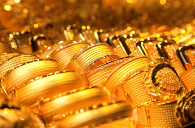 Giá vàng hôm nay 18/7: Giá vàng lao dốc, giảm gần 300.000 đồng/lượng, người dân bán tháo