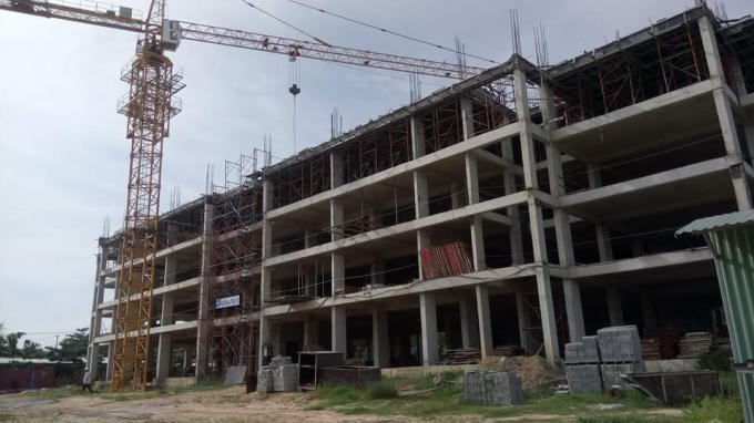 Nhiều công nhân mong ước có căn nhà ở xã hội tại đây lo lắng khi chủ đầu tư cho dừng dự án đột ngột , không thi công như cam kết đã thông báo với Sở Xây dựng TP Đà Nẵng vào tháng 6/2017.