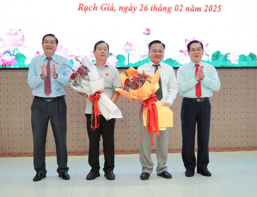 ông Bùi Phước Châu – Phó Bí thư Thành ủy Rạch Giá được HĐND TP Rạch Giá bầu giữ chức Chủ tịch UBND TP Rạch Giá.