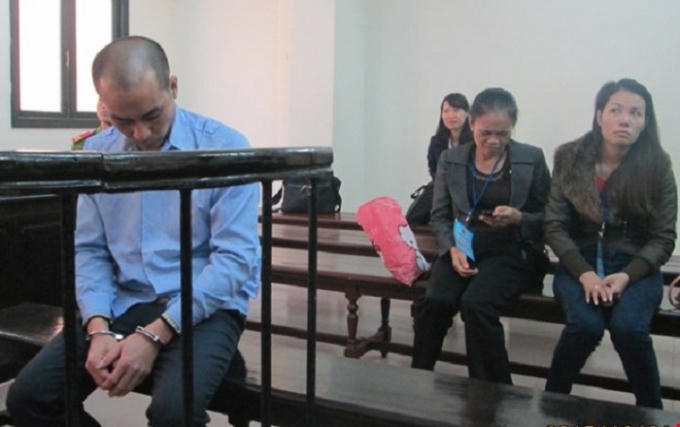 Bị cáo Lê Quang Vinh trước vành móng ngựa.