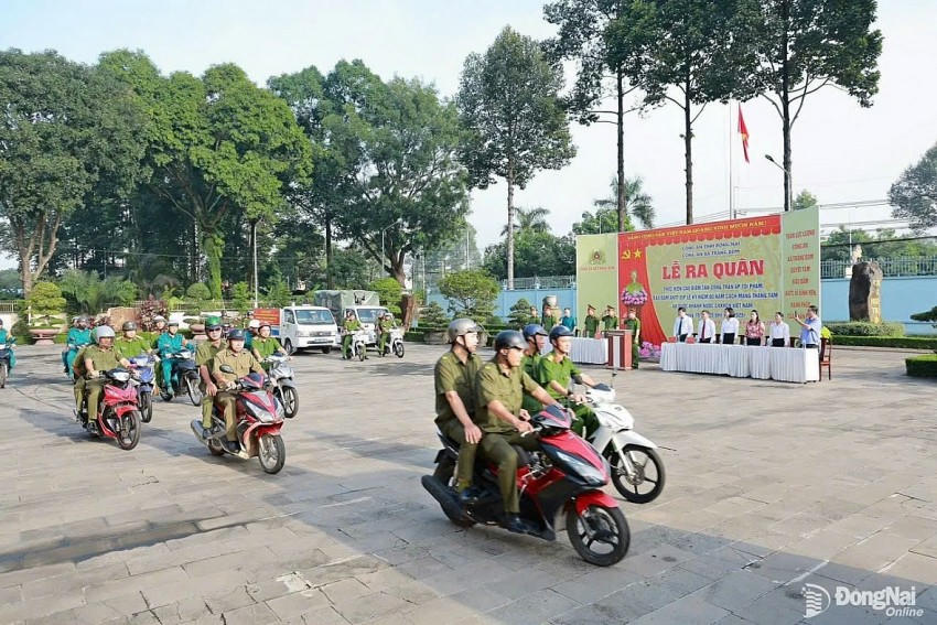 Lực lượng chức năng Công an các địa phương đồng loạt ra quân đảm bảo an ninh trật tự.