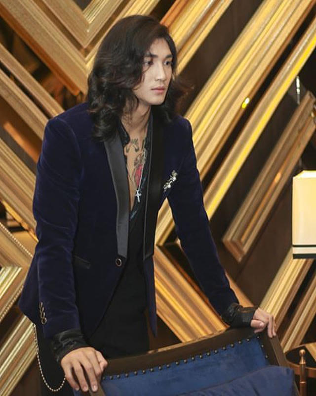 Số tiền kiếm được từ hoạt động trong làng giải trí được Paing Takhon đóng góp cho nhiều tổ chức từ thiện.