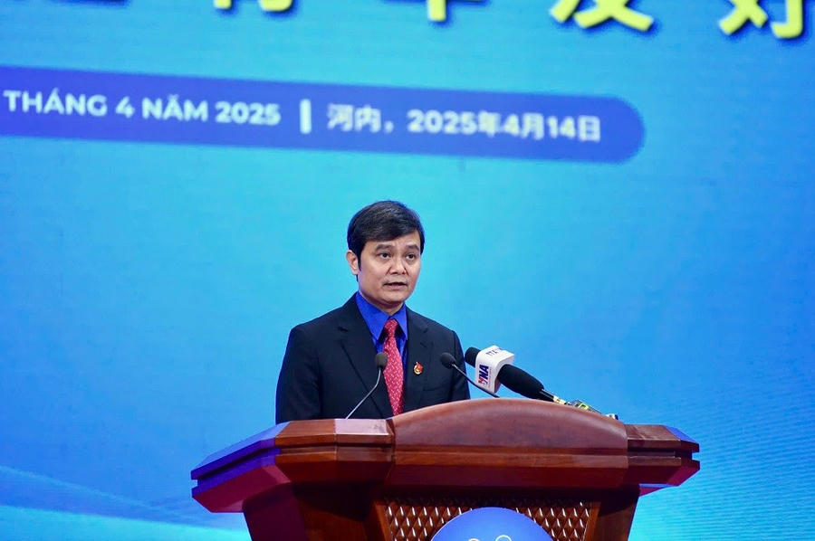 Bí thư thứ nhất Trung ương Đoàn TNCS Hồ Chí Minh Bùi Quang Huy chia sẻ tại buổi khai mạc. Ảnh: BTC