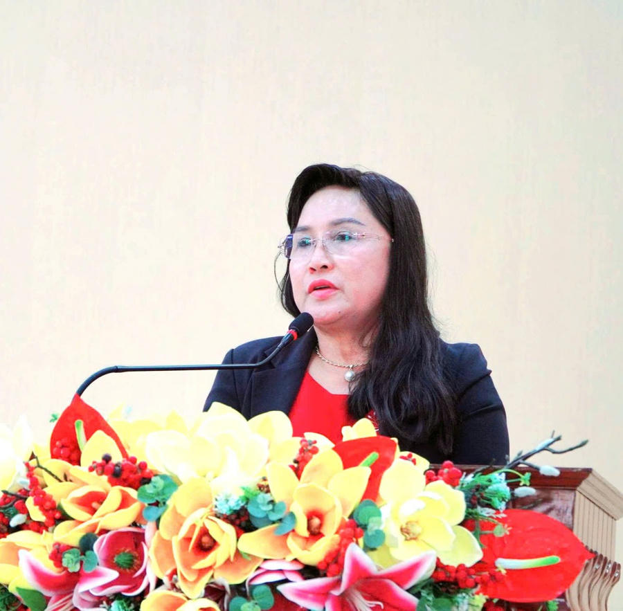 Bà Nguyễn Thị Kim Bé - Đại biểu Quốc hội đơn vị tỉnh An Giang phát biểu tại hội nghị (Ảnh: Khánh Thùy)