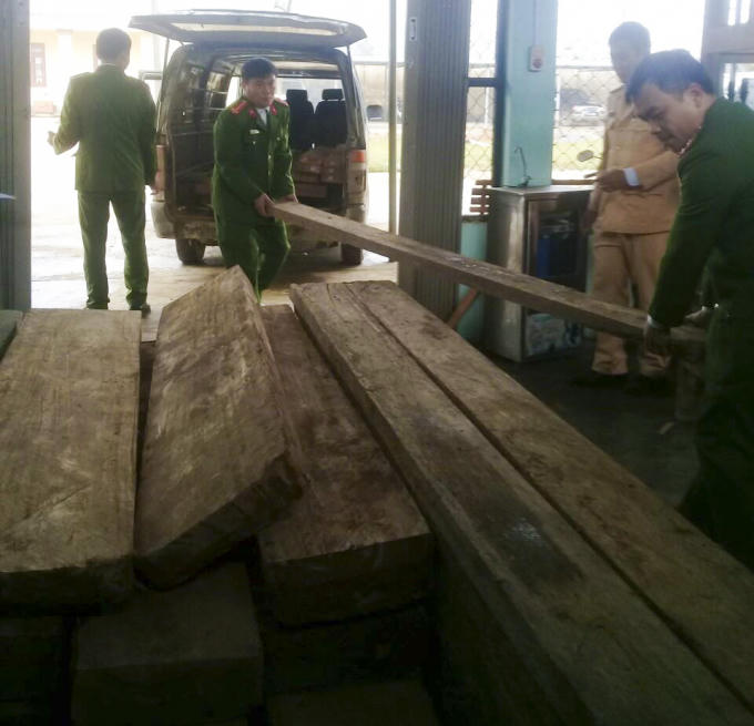 Toàn bộ số gỗ lậu bị thu giữ thuộc nhóm 4.