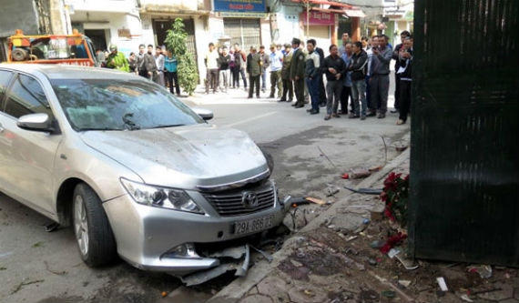Theo Luật sư Hồng "khổ chủ" chiếc xe này có thể khởi kiện cơ sở rửa xe để đòi bồi thường