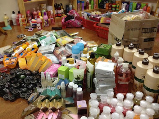 Thu hồi phiếu công bố sản phẩm của hơn 40 mỹ phẩm ngoại quốc. (Ảnh minh họa)