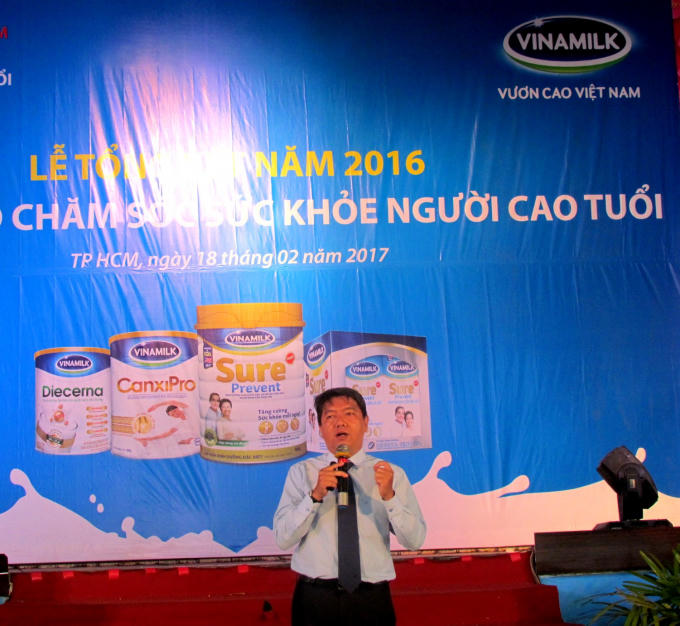 Phó Giáo sư - Tiến sĩ - Bác sĩ Nguyễn Anh Tuấn -  Đại học Y dược TP Hồ Chí Minh chia sẻ về sức khỏe và dinh dưỡng hợp lý cho người cao tuổi tại hội thảo do Vinamilk tổ chức.