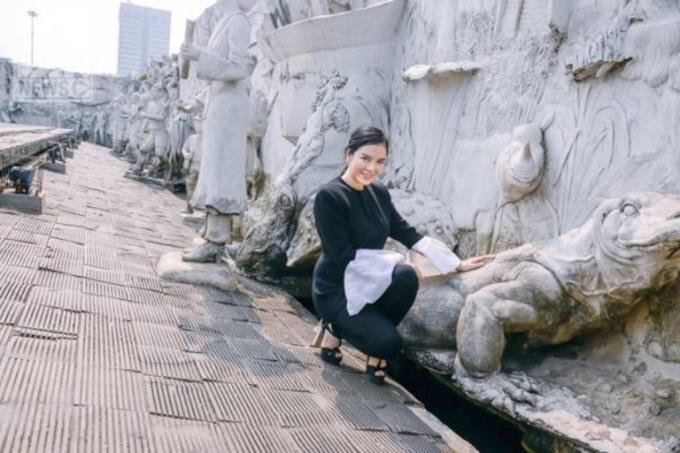 Dù ở phong cách nào, người đẹp cũng vẫn luôn nổi bật và quyến rũ.