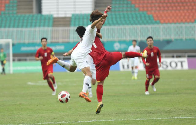 Olympic Hàn Quốc quá mạnh và sắc sảo trong tấn công.