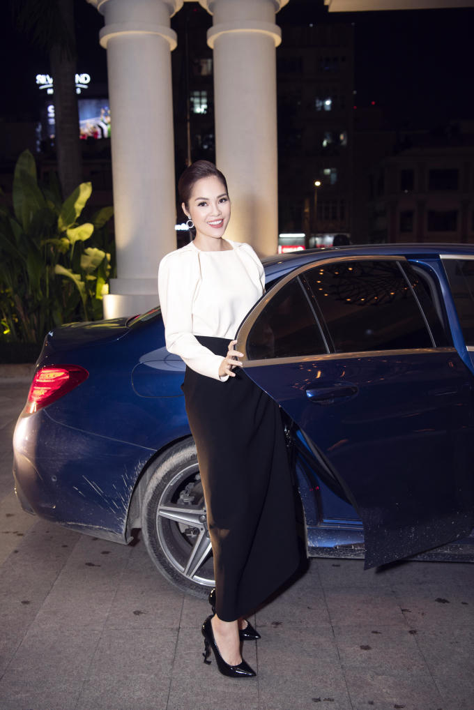 Sau ly h&ocirc;n, Dương Cẩm Lynh chăm chỉ l&agrave;m việc v&igrave; con nhỏ