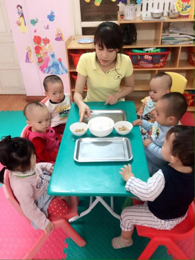 Tết Hàn thực, ngắm các em bé làm bánh trôi