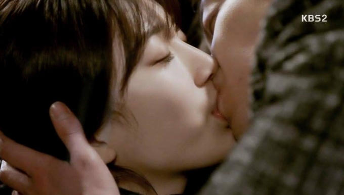 Cảnh hôn ngọt ngào được khán giả mong chờ nhất