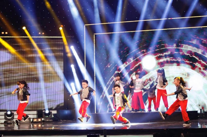 Nhóm Nhóc Củ Chi.