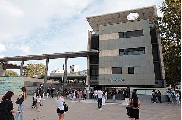 Đại học Toulon – Cộng hòa Pháp.
