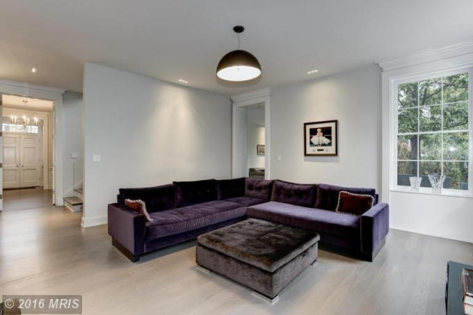 Điều lý thú là ngôi nhà nằm không xa chỗ ở mới của ông Obama sau khi gia đình ông chuyển khỏi Nhà Trắng vào ngày 20/1 tới. (Ảnh: Mris)