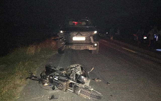 Tài xế điều khiển ô tô tông xe máy điện khiến 3 cháu nhỏ tử vong đến công an trình diện