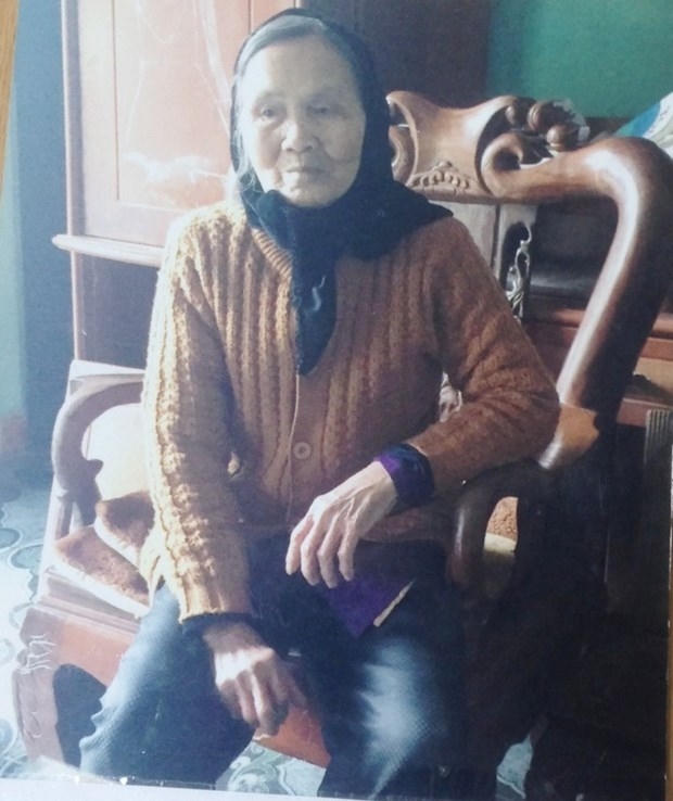 Bà Phùng Thị Súng, chị gái thủ phạm Phùng Thanh Nhàn là hung thủ vụ án cướp của giết người đêm 23/7/1970 tại huyện Tam Dương, Vĩnh Phú. Bà Sứng đã có đơn xác nhận và đề nghị minh oan cho ông Thêm. (Ảnh Tư liệu do ông Nguyễn Văn Hòa cung cấp).