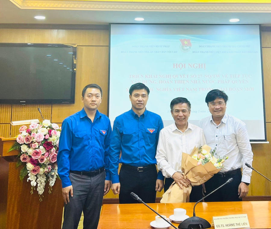 D43454ED-1A21-4326-AB18-779C9A147DCF.