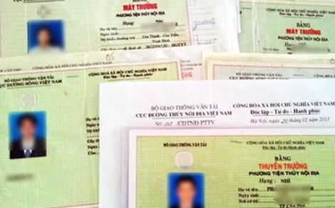 Bằng thuyền trưởng giả bị Công an phát hiện, thu giữ.