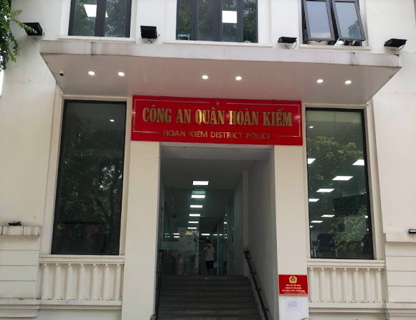 Công an quận Hoàn Kiếm đang thụ lý điều tra về sự việc trên.