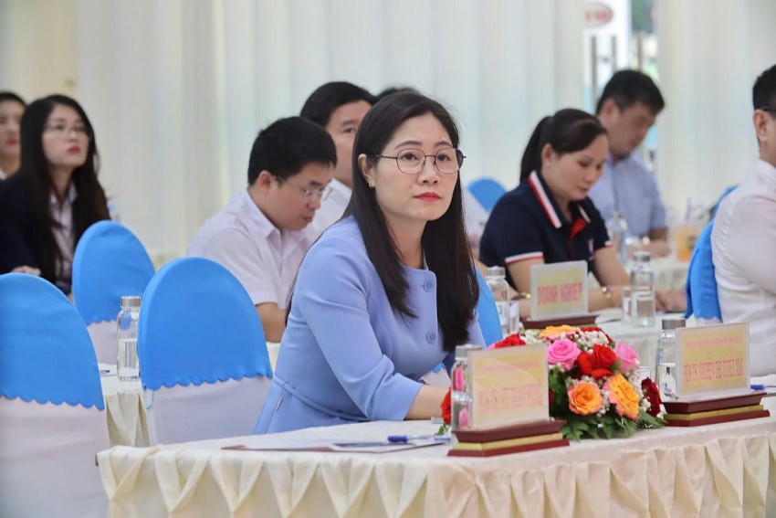 Các chuyên gia công nghệ hàng đầu làm rõ 5 vấn đề cốt lõi, “sinh tử” trong chuyển đổi số, các lưu ý quan trọng về công nghệ.