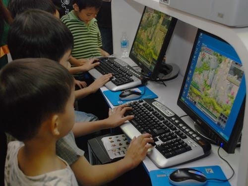 “Áo giáp” pháp luật để bảo vệ trẻ em trong môi trường mạng là rất cần thiết.(Ảnh minh họa)