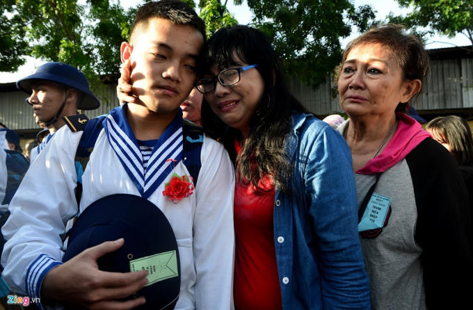 Nữ t&acirc;n binh tại TP Hồ Ch&iacute; Minh trong ng&agrave;y nhập ngũ